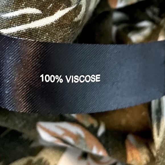 Denim & Flower Short Sleeve ButtonUp Shirt - Picture 4 of 4